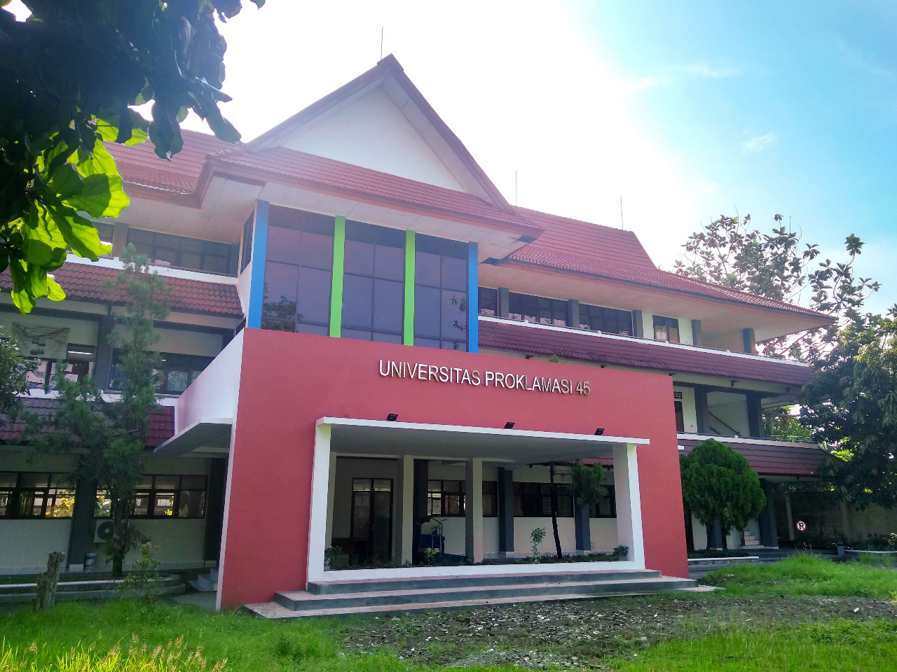 Gedung UP45 Jalan Babarsari Nomor 1, Caturtunggal, Depok, Sleman, DIY || YP-Ist